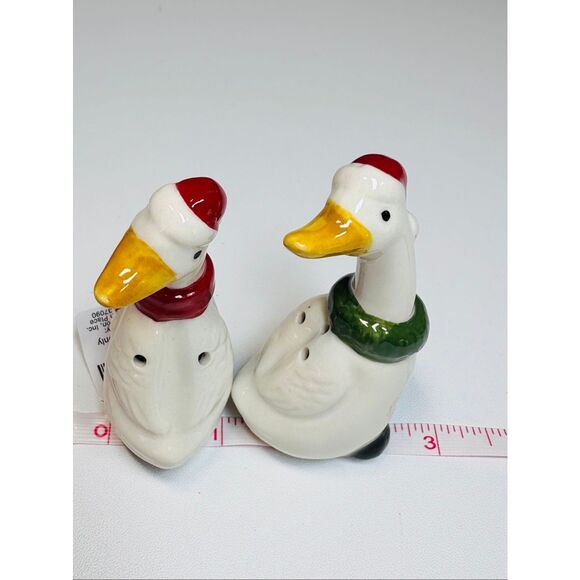 Goose Salt & Pepper Shakers Holiday Scarves New - Picture 3 of 4